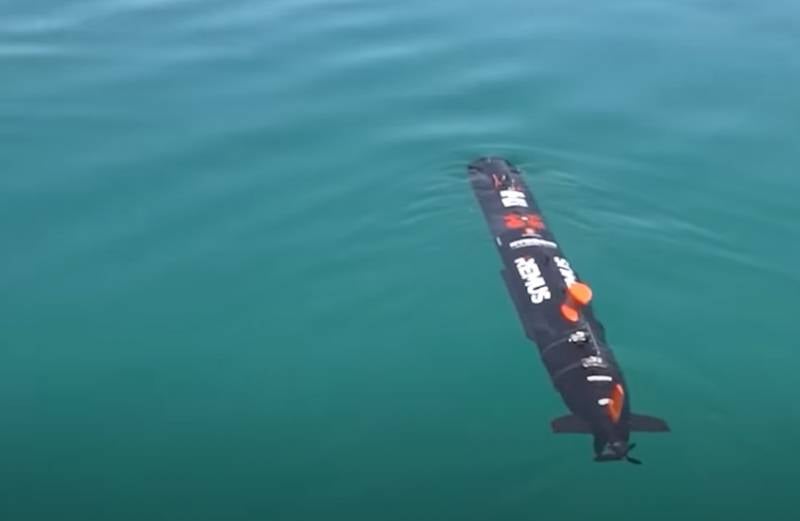 Судно в море