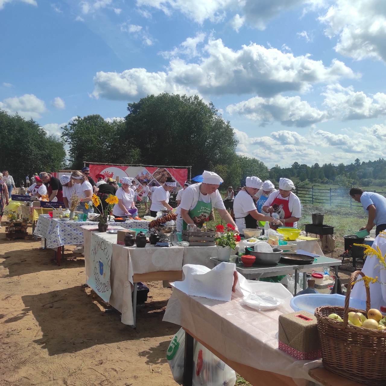 Более 10 тысяч туристов посетили Международный фестиваль карельского пирога «Калитка» в этнокомплексе «Мяммино» Тверской области