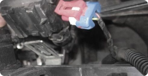 Замена клапана продувки адсорбера Lada Kalina