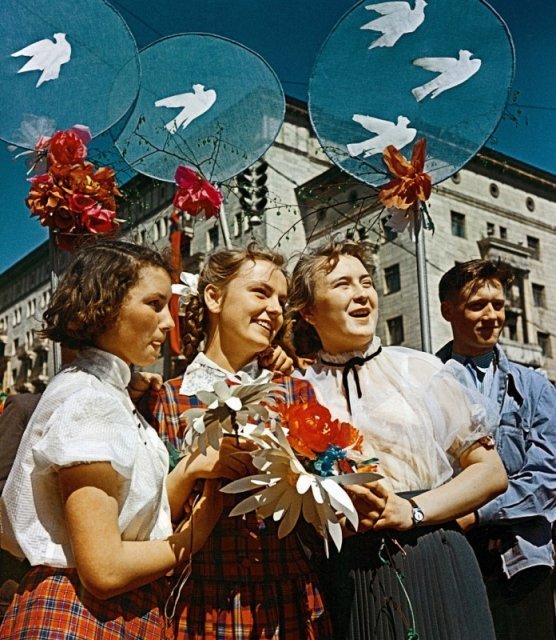 Первомай на улице Горького в Москве, 1959 год история, люди, мир, фото