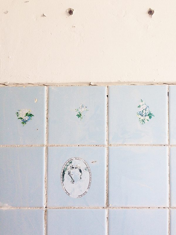 О чем могут рассказать стены старых советских квартир? О чем могут рассказать стены старых советских квартир?