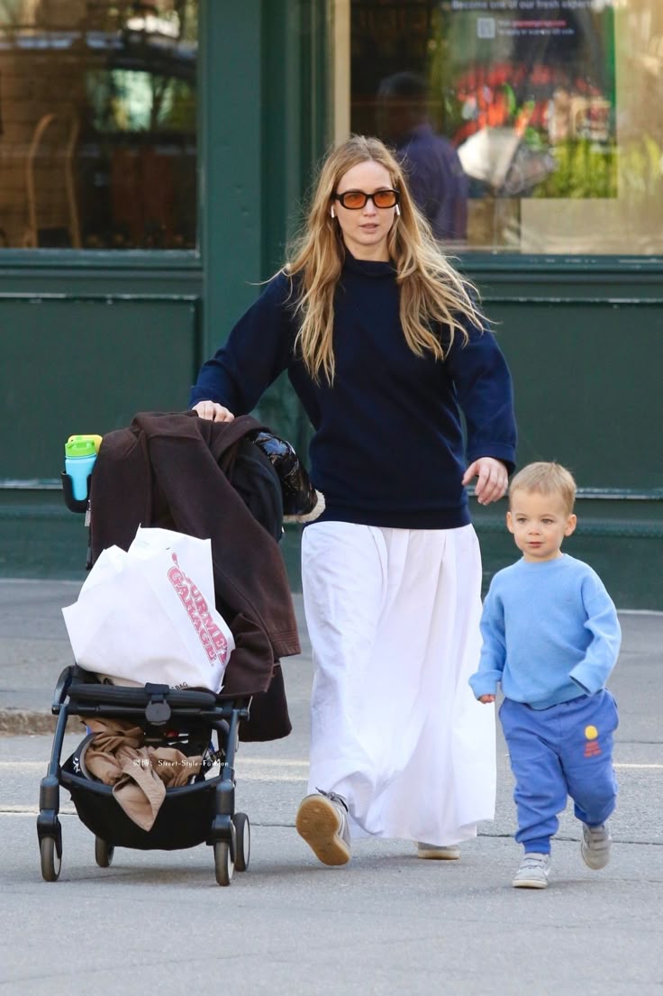 Дженнифер Лоуренс рассказала о постродовой депрессии  Дженнифер Лоуренс рассказала о постродовой депрессии