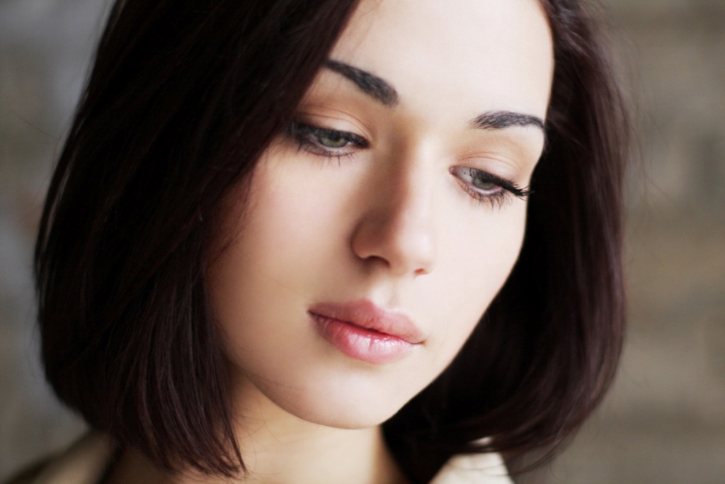 Ничем особенным в смысле красоты Аня похвастаться не могла. Родственники мужа не понимали, что в ней нашел.