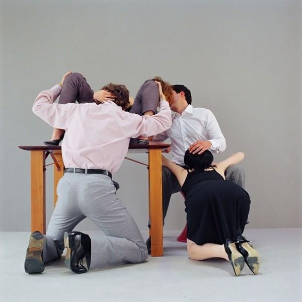 Одетая порнография – фотографический оксюморон Эдуара Леве Одетая порнография – фотографический оксюморон Эдуара Леве