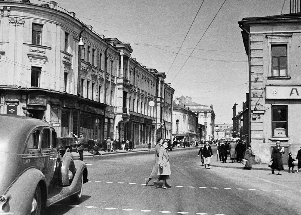 Улица Горького до реконструкции, 1946 год