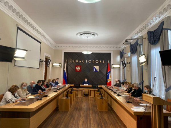 В Севастополе обсудили ситуацию с лекарствами 