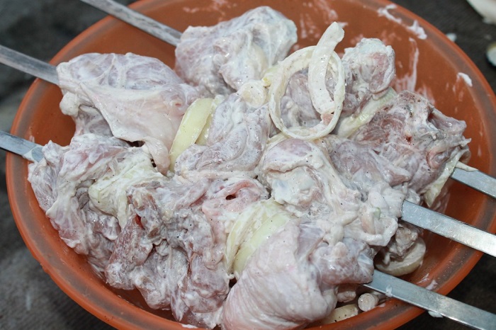 Как приготовить нежный и сочный шашлык: 5 проверенных маринадов для разных видов мяса мясные блюда,рецепты