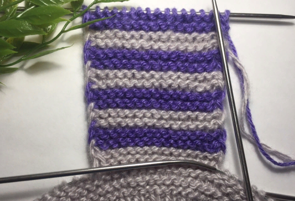 Уютные домашние тапочки всего за один вечер! Вяжем спицами! Уютные домашние тапочки всего за один вечер! Вяжем спицами!