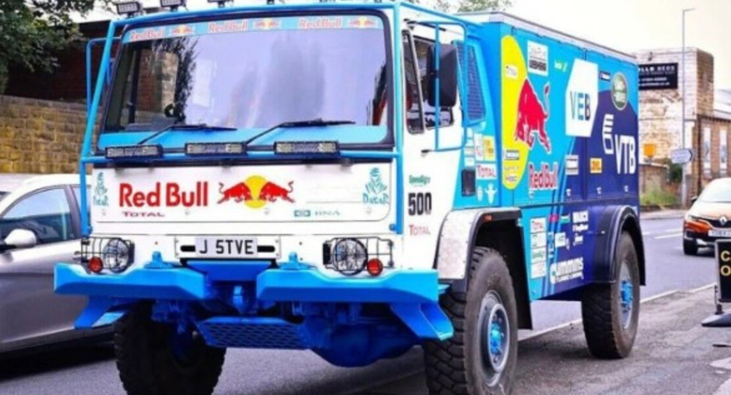 Британец собрал реплику гоночного КАМАЗа на базе DAF