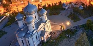 Мужчина в маске и с ножом напал на сторожа храма в Новосибирске