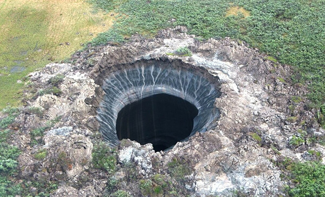 Ученые опустили камеру в воронку газового кратера в вечной мерзлоте Ямала