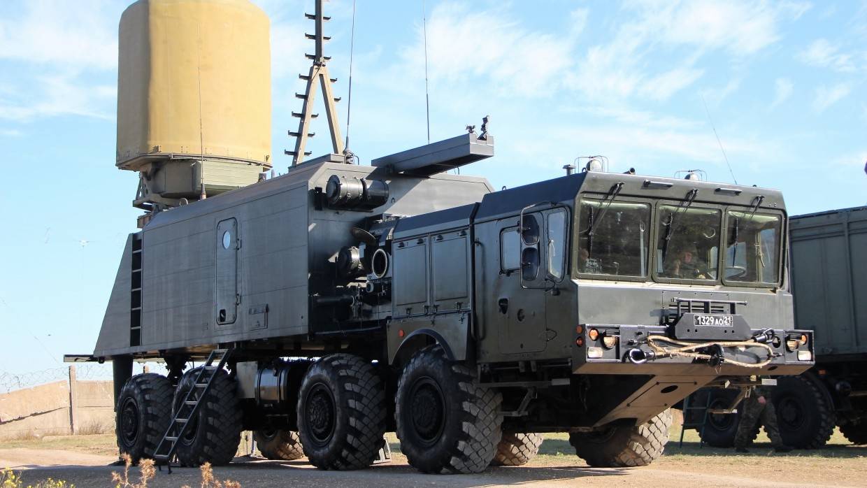 РЛС «Каста» обнаружили рой «вражеских» дронов во время учений в Ленинградской области