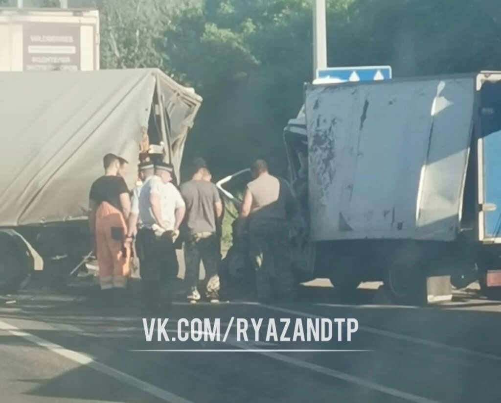 На трассе М5 под Рязанью столкнулись две «ГАЗели»
