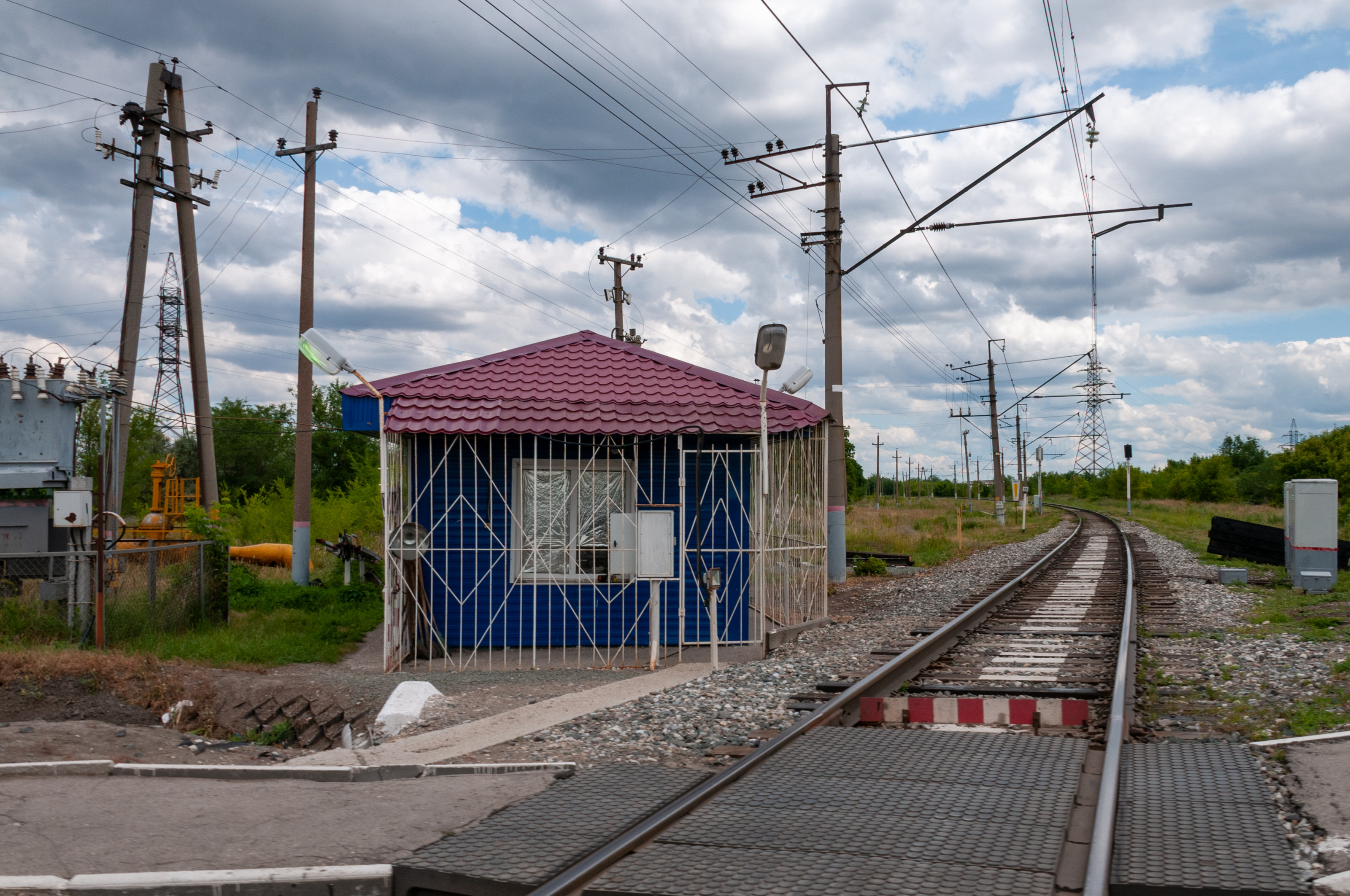 Пассажирский поезд Минск – Гродно врезался в трактор, выехавший на переезд