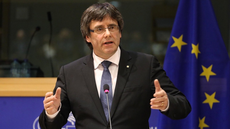 Итальянские полицейские арестовали экс-главу Каталонии Пучдемона на Сардинии