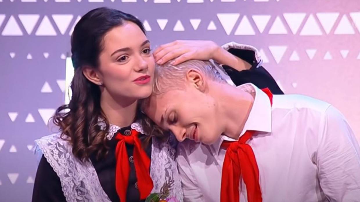 Милохин поцеловался в губы с Медведевой на «Ледниковом периоде»