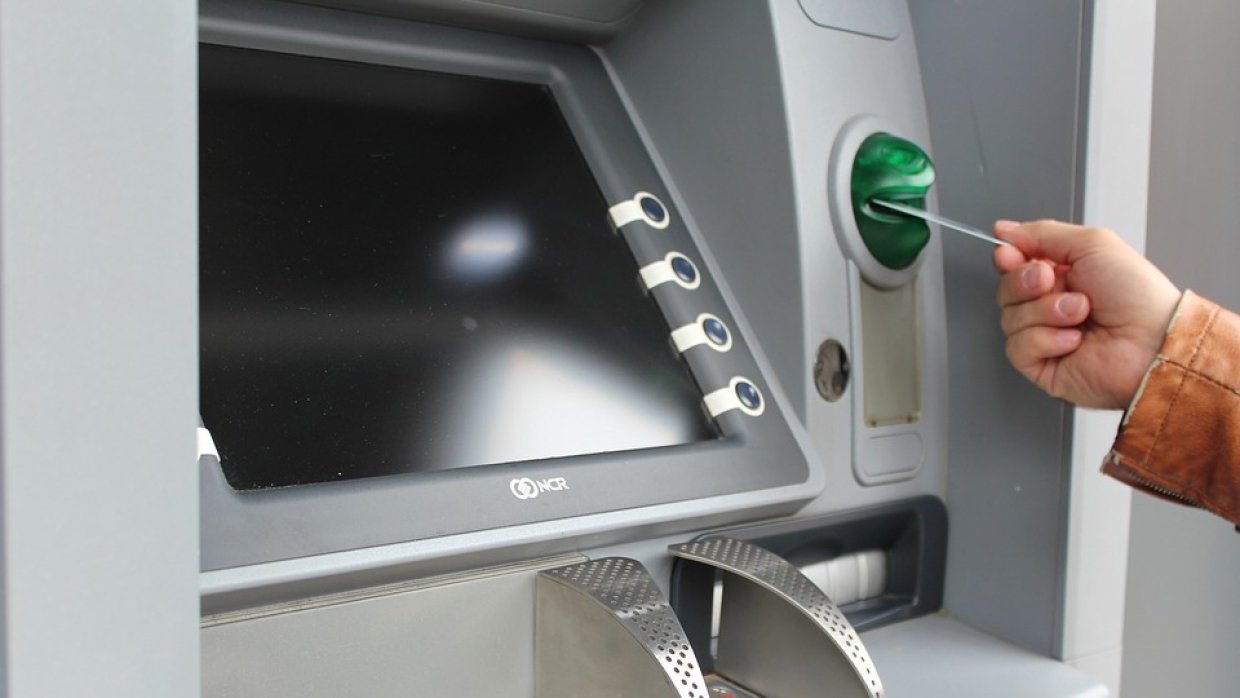 «Тинькофф Банк» научит банкоматы распознавать лица клиентов
