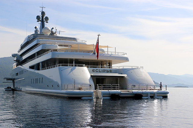 Карибы, Дубай, Мальдивы: где "зимуют" яхты российских миллиардеров Новости