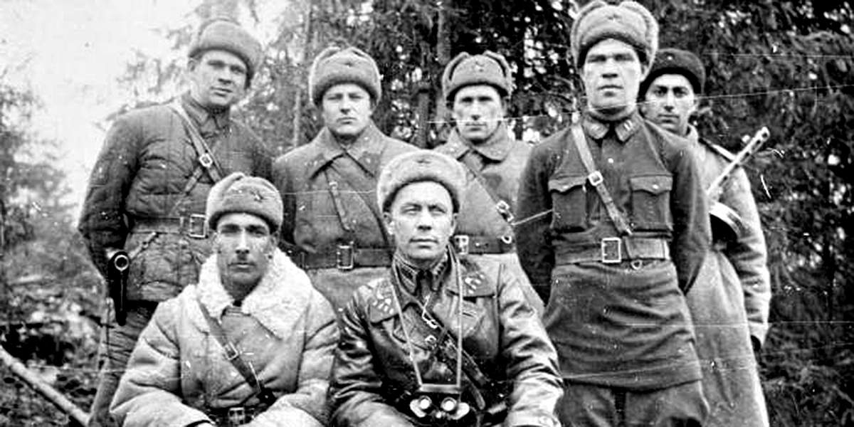 Их в живых осталось семеро молодых солдат. 354 Стрелковая дивизия (командир полковник д.ф. Алексеев. Полковник Алексеев 354 дивизии.