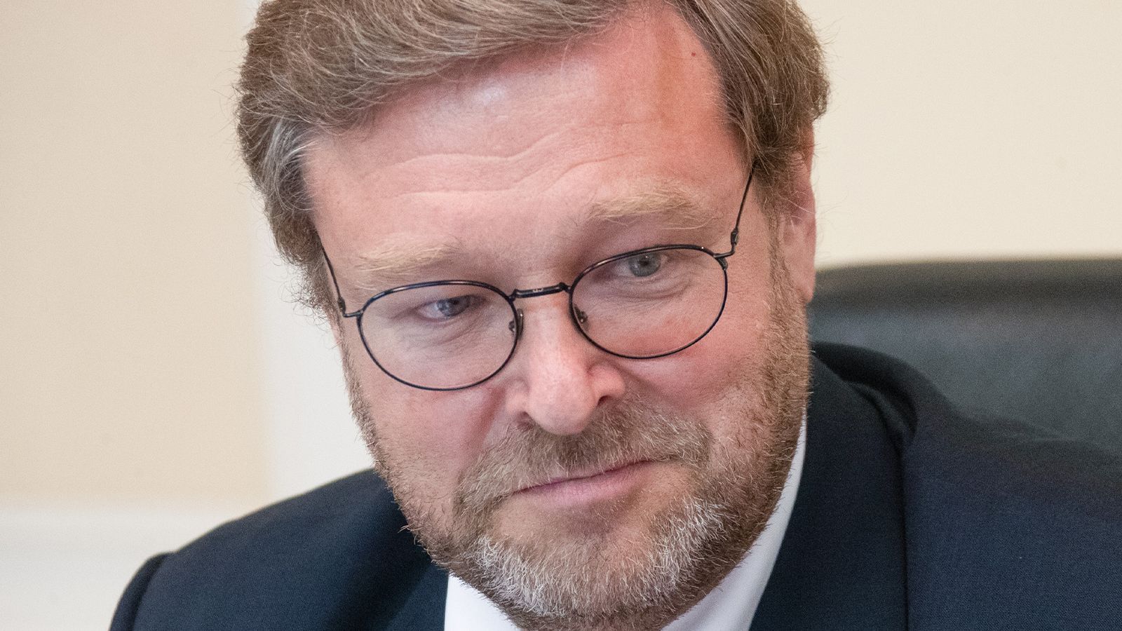 Сенатор Косачев счел признание Меркель о Минских соглашениях фиксацией предательства
