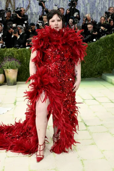 Met Gala — 2026: Кэти Перри, Сергей Брин с возлюбленной, Doja Cat, Лена Данэм на красной дорожке Николь, Кидман, Герелин, возлюбленной, Метрополитенмузее, Уильямс, Vogue, ПерриКэти, Винтур, Санчес, актриса, Лорен, НьюЙорке, благотворительный, вечера, проходит, Винус, Джефф, Безос, планеты