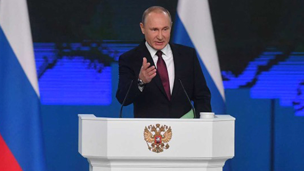 В. И. Путин выступает на Федеральном собрании. 