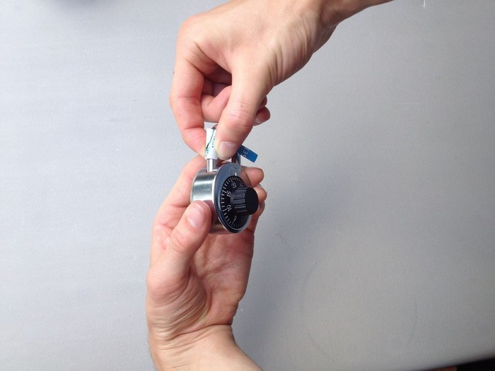 Когда забыл пароль: как открыть кодовой замок с помощью жестяной банки Когда забыл пароль: как открыть кодовой замок с помощью жестяной банки домашний очаг