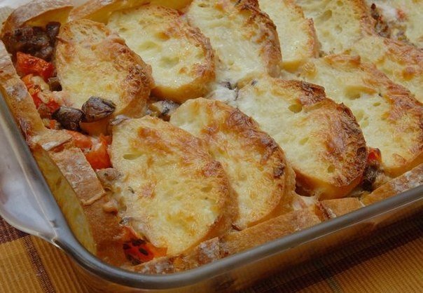 Мясная запеканка с хлебом — даже не сомневайтесь, это очень вкусно!
