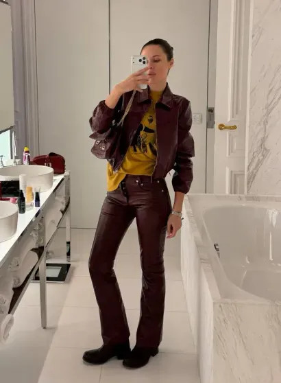 Круизы, бикини и выставки: где и как отдыхают Ксения Собчак, Кристина Романова с детьми, Виктория Лопырёва, Екатерина Климова и жена миллионера Инесса Шевчук Мухина, Ирина, дочерьюЕкатерина, Елена, Самойлова, Шевчук, Климова, Бондаренко, дочерьми, гуляет, Доронина, Инессы, Ксения, ШевчукФото, Кристина, Романова, ШевчукИнесса, Оксана, Расковалова, РомановаКристина