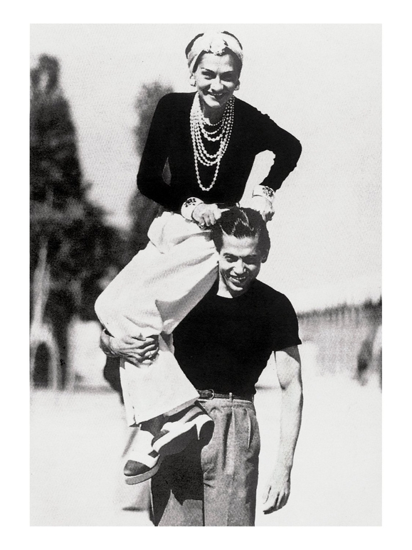 Габриэль Шанель с другом Сержем Лифарем, 1937 год