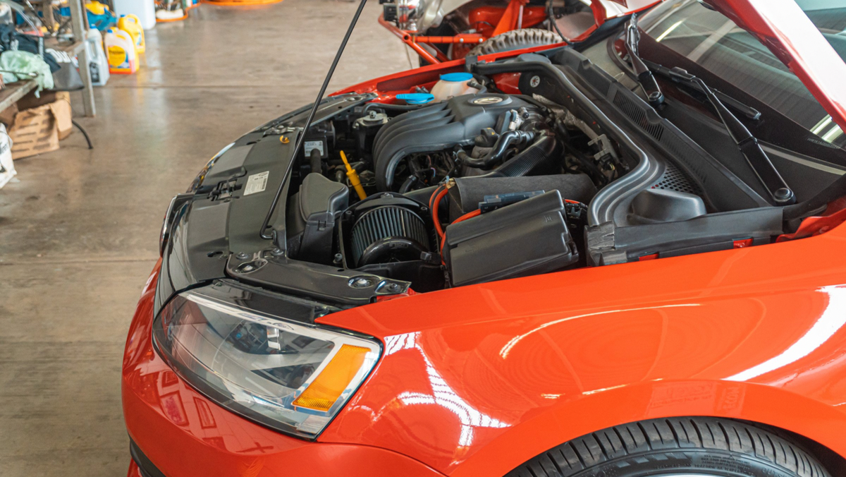 Зачем периодически заряжать аккумулятор автомобиля и когда это нужно делать?