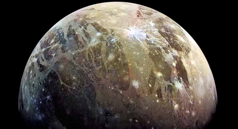 На спутнике Юпитера Ганимед может скрываться внеземная жизнь, считают ученые