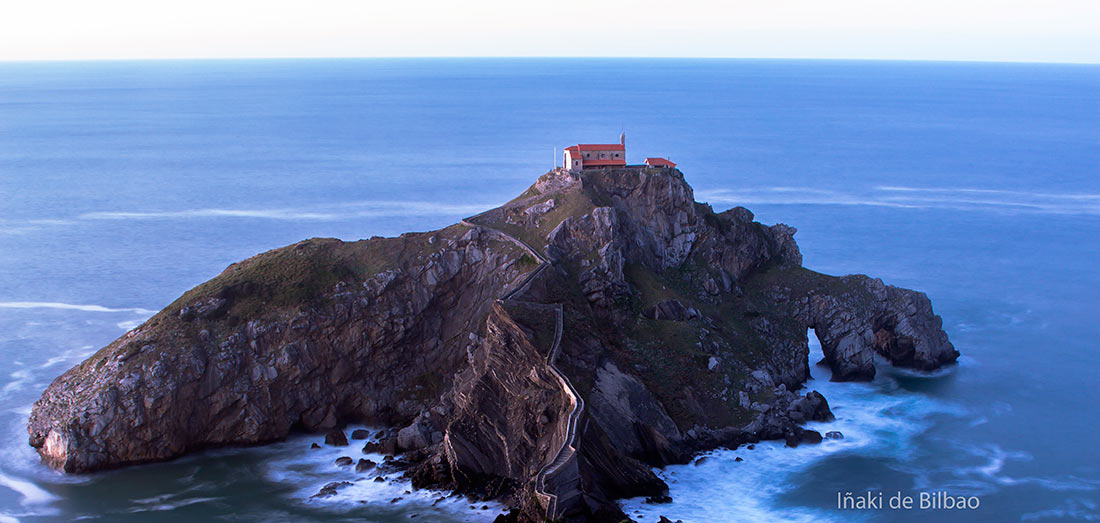 Остров Гастелугаче: удивительное место, где снимали самый известный эпизод сериала “Игра Престолов”