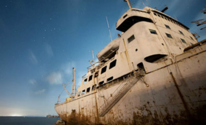 Корабль пропал 90 лет назад: появился снова в Бермудском треугольнике бермудский треугольник,Корабль пропал 90 лет назад,Пространство,Старое судно без следа экипажа