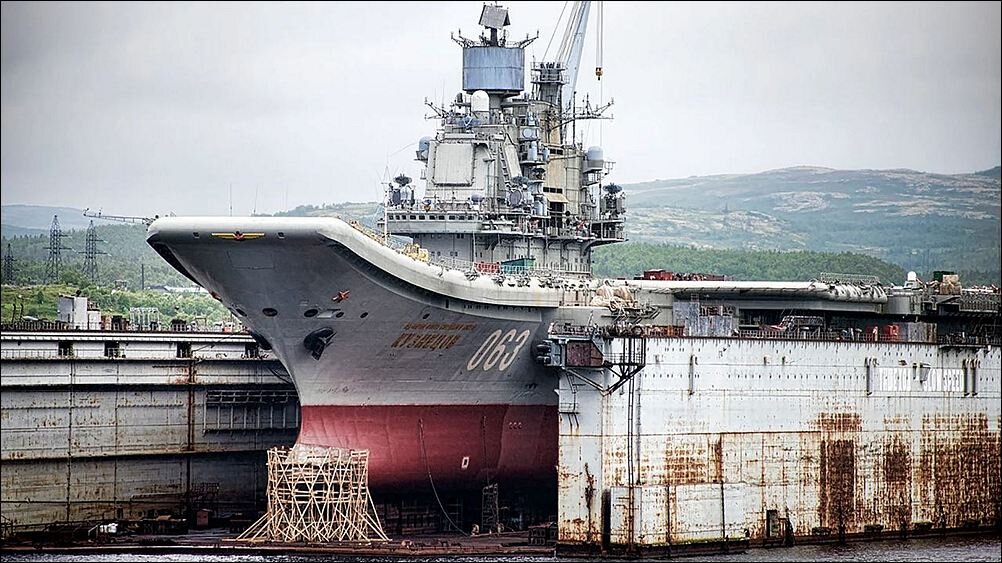 Так эмоционально называется статья Джозефа Тревитика от 20 мая, когда "Николай Кузнецов" оказался наконец во вновь построенном сухом доке. Переживают "партнёры" за наш флот, а как же!