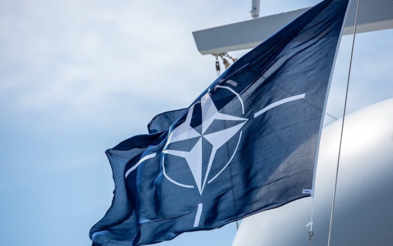 НАТО обеспокоена усилением военного присутствия России в Арктике геополитика
