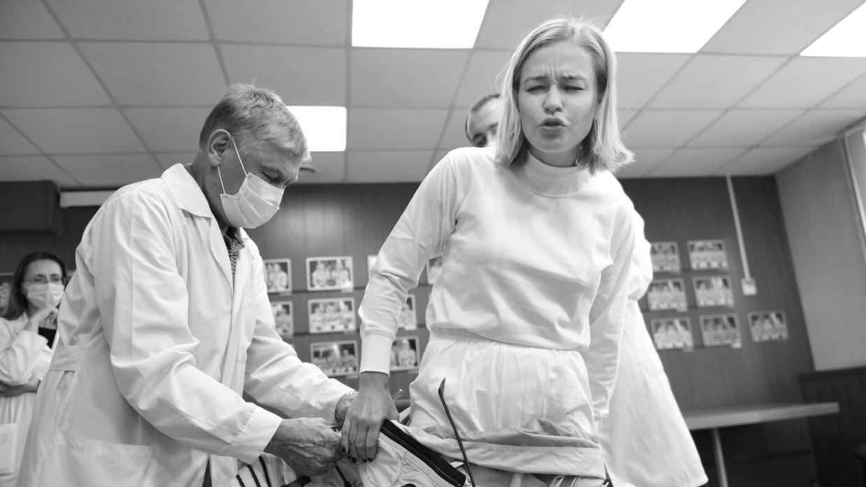 Актриса Юлия Пересильд вышла на связь с подписчиками после возвращения с МКС