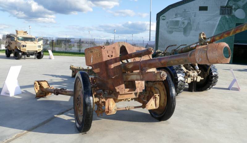 Трофейные немецкие 105-мм гаубицы на службе в РККА Трофейные немецкие 105-мм гаубицы на службе в РККА оружие