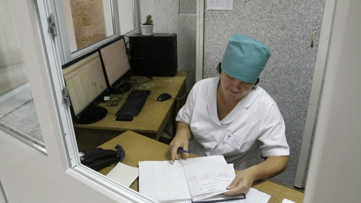 В Коломне младших медсестёр попытались заменить мигрантками из клининга