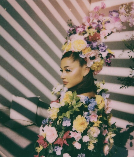 Ариана Гранде отметила день рождения в стиле хоррора "Солнцестояние" Звезды,Новости о звездах