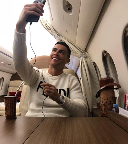 Дороже золота: Криштиану Роналду за 90 минут заработал для "Ювентуса" 214 миллионов евро Дороже золота: Криштиану Роналду за 90 минут заработал для "Ювентуса" 214 миллионов евро Фигура / Фитнес и спорт