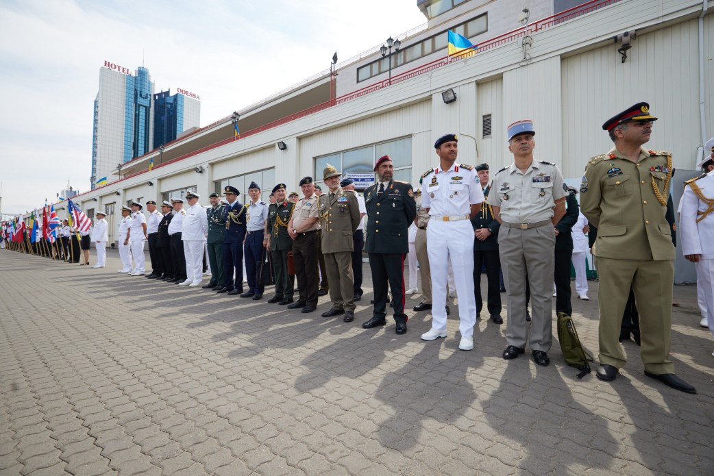 Зеленский в Одессе: Мама «царя еврейцев» была права… украина