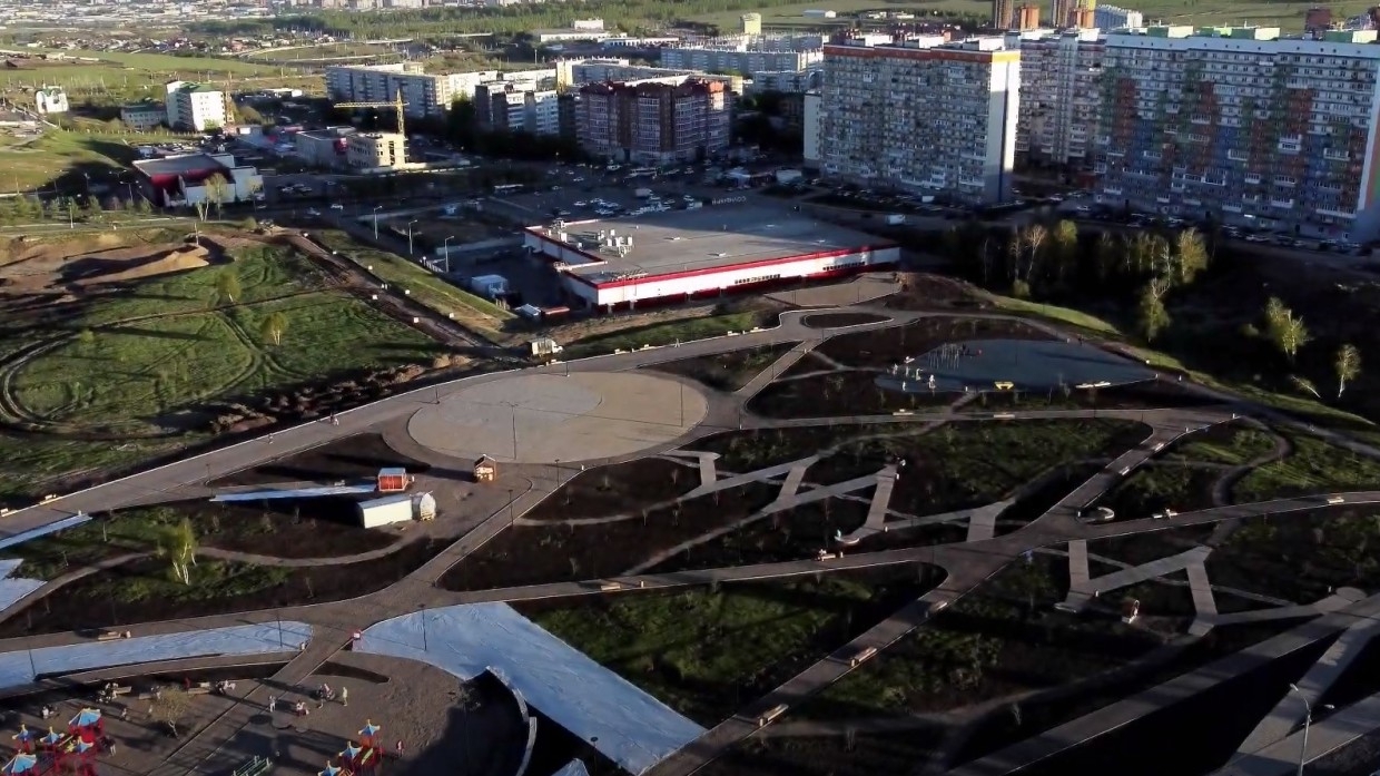 Путешественников на микроавтобусе впечатлил «морской прибой» в Красноярске