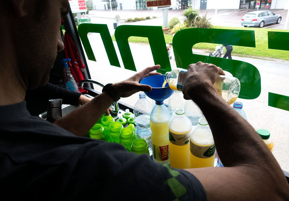 Что пьют и едят чемпионы Tour de France сразу после гонки