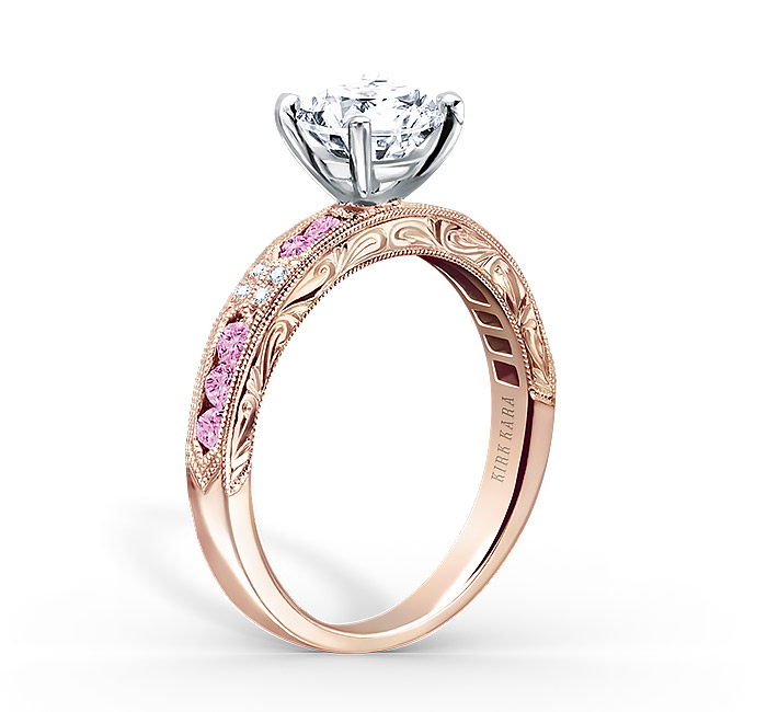 Обручальное кольцо с белым золотом и бриллиантом