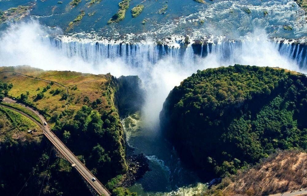 Водопад Виктория в Африке/ © planetofhotels.com