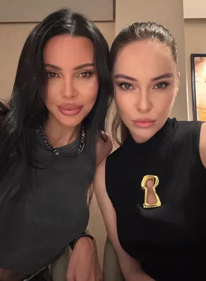 Круизы, бикини и выставки: где и как отдыхают Ксения Собчак, Кристина Романова с детьми, Виктория Лопырёва, Екатерина Климова и жена миллионера Инесса Шевчук Мухина, Ирина, дочерьюЕкатерина, Елена, Самойлова, Шевчук, Климова, Бондаренко, дочерьми, гуляет, Доронина, Инессы, Ксения, ШевчукФото, Кристина, Романова, ШевчукИнесса, Оксана, Расковалова, РомановаКристина