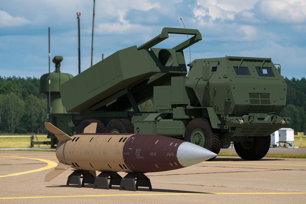 РИА Новости: специалисты РФ исследуют возможности наведения ракет ATACMS