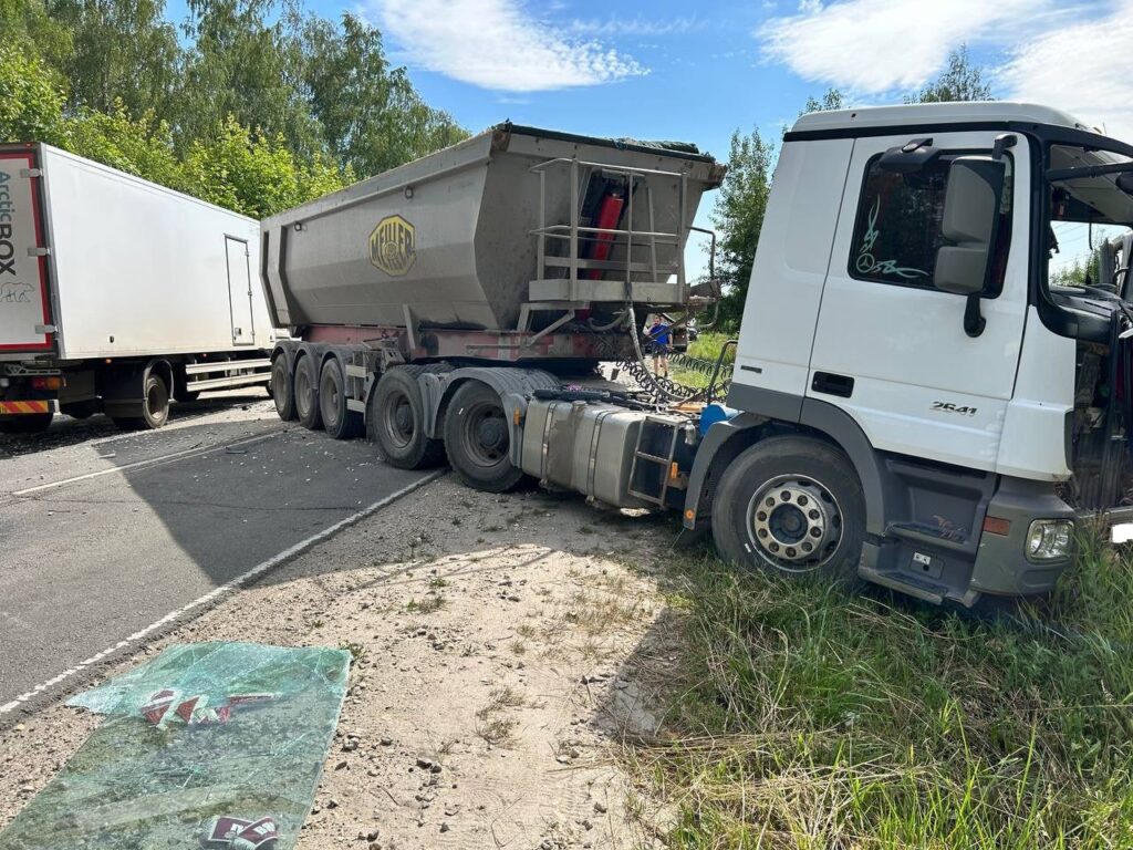 Полиция сообщила подробности ДТП с грузовиками под Рязань