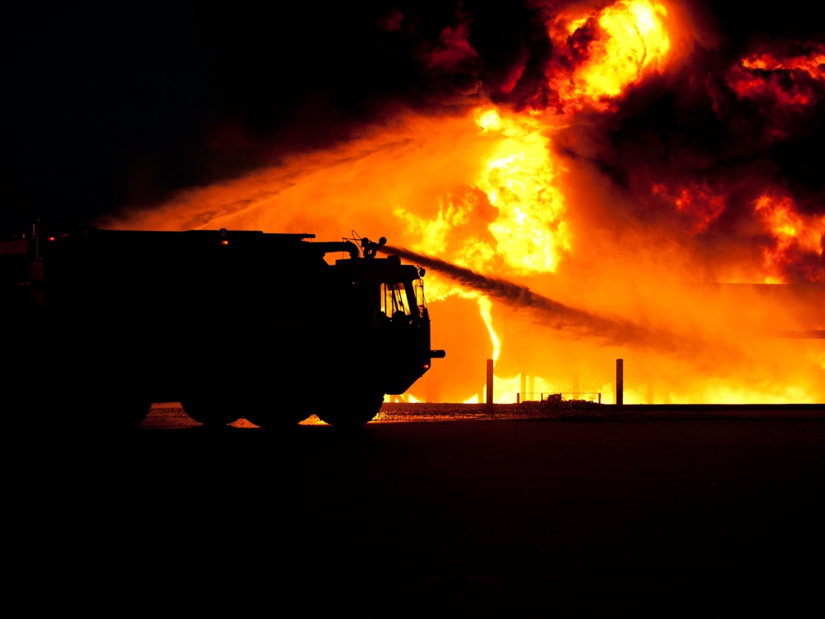 База отдыха сгорела на Кубани, масштабный пожар потушили